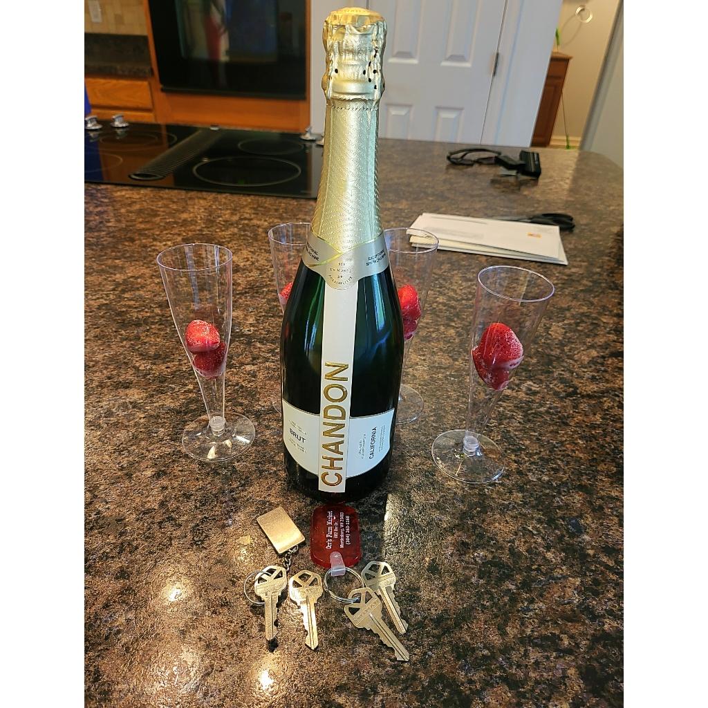 Newlyweds 💍 & New Home 🏡🍾🥂