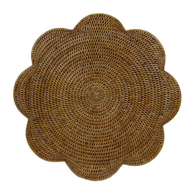Rattan Scallop Placemat