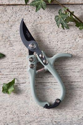 Ergonomic Bypass Pruners