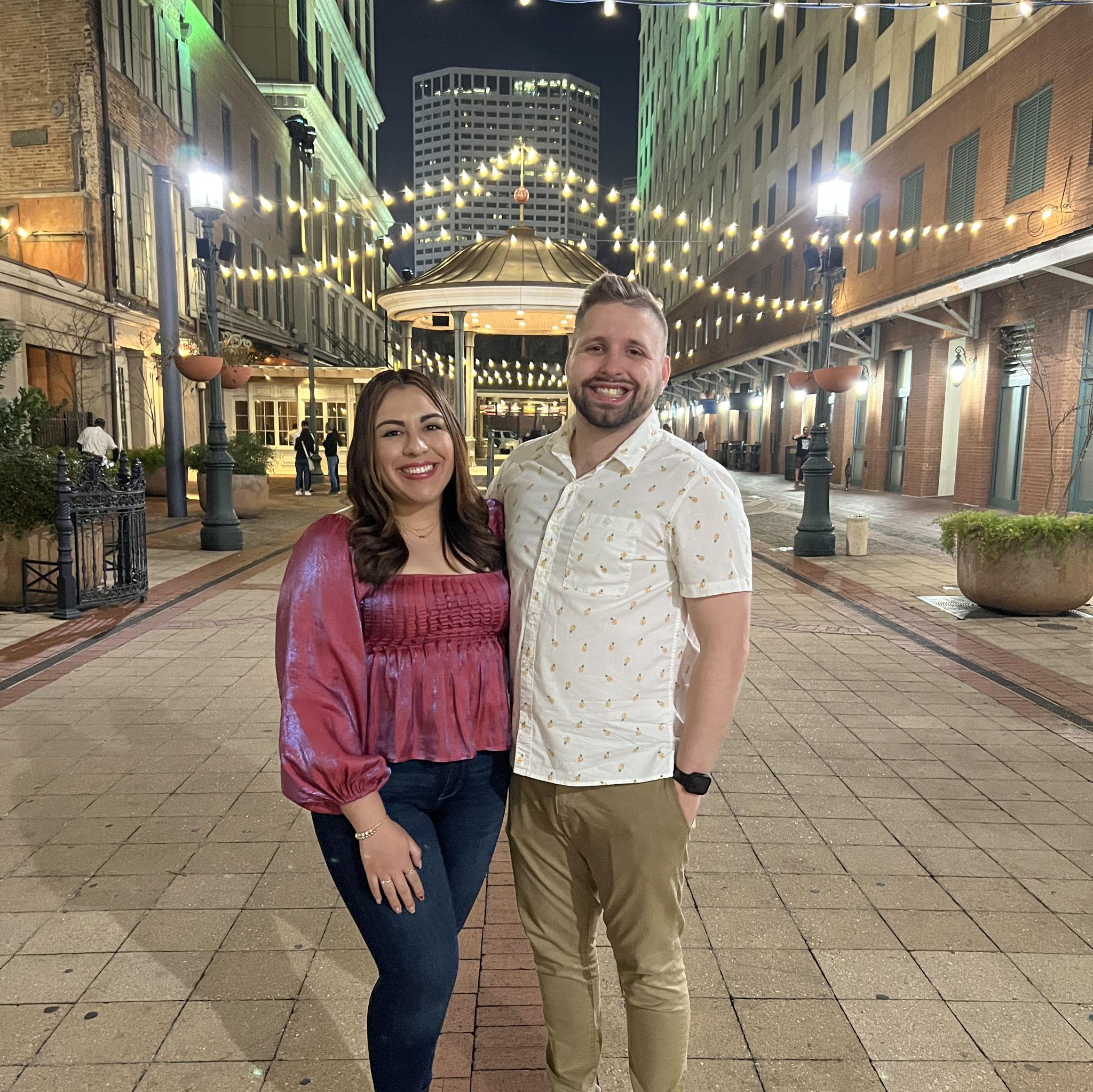 Midnight kisses in New Orleans, LA