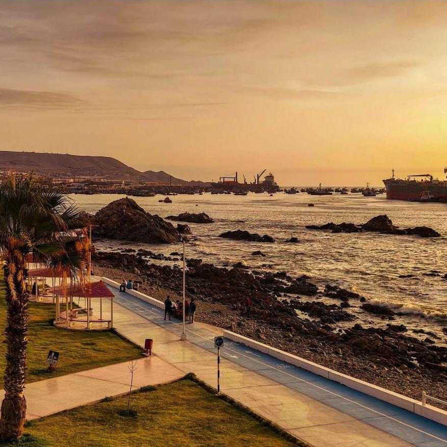 You will be able to walk along side the Sea during the whole Costanera Walk