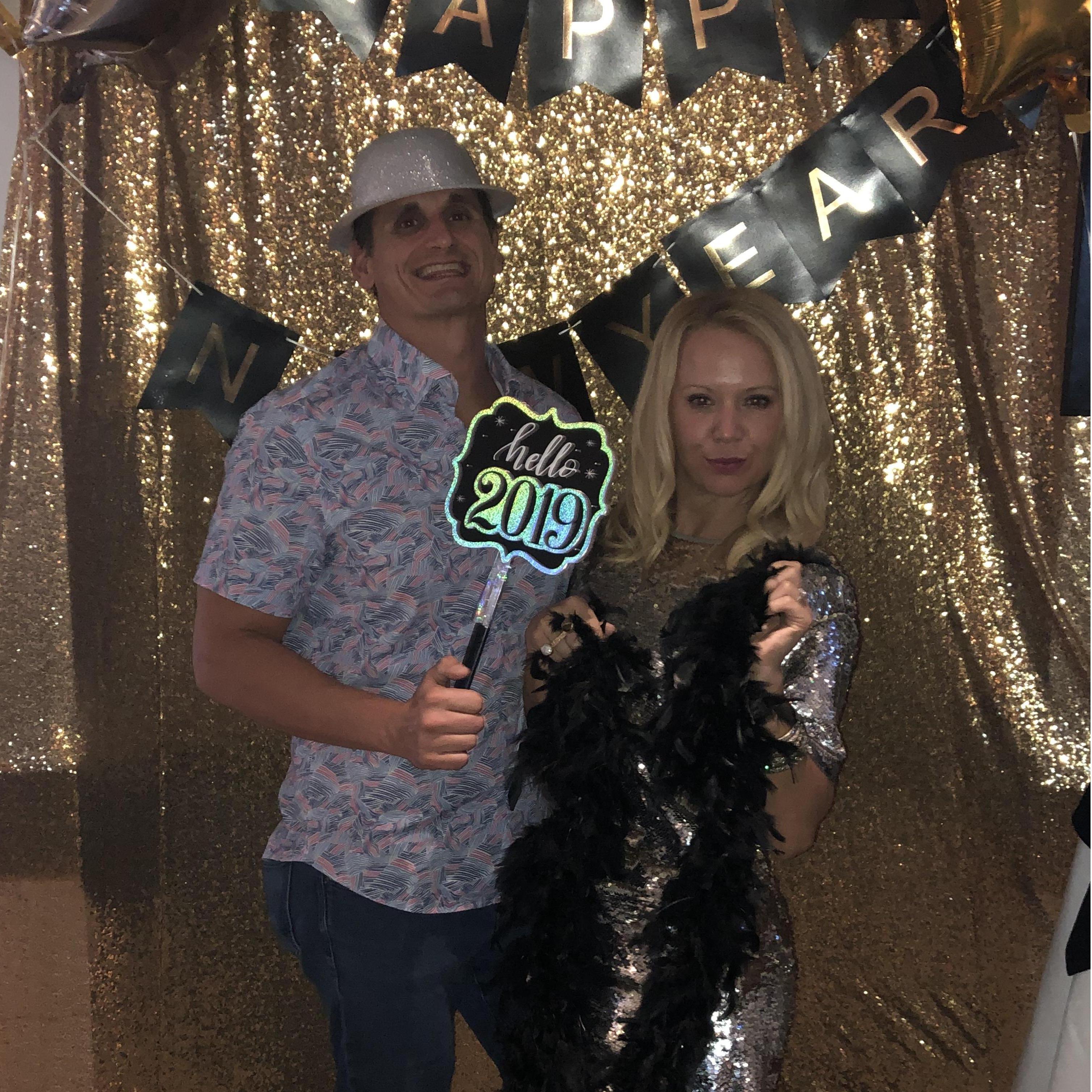 Rining in the new year at one of our favorite spots in Islamorada, Ziggie & Mad Dog's.