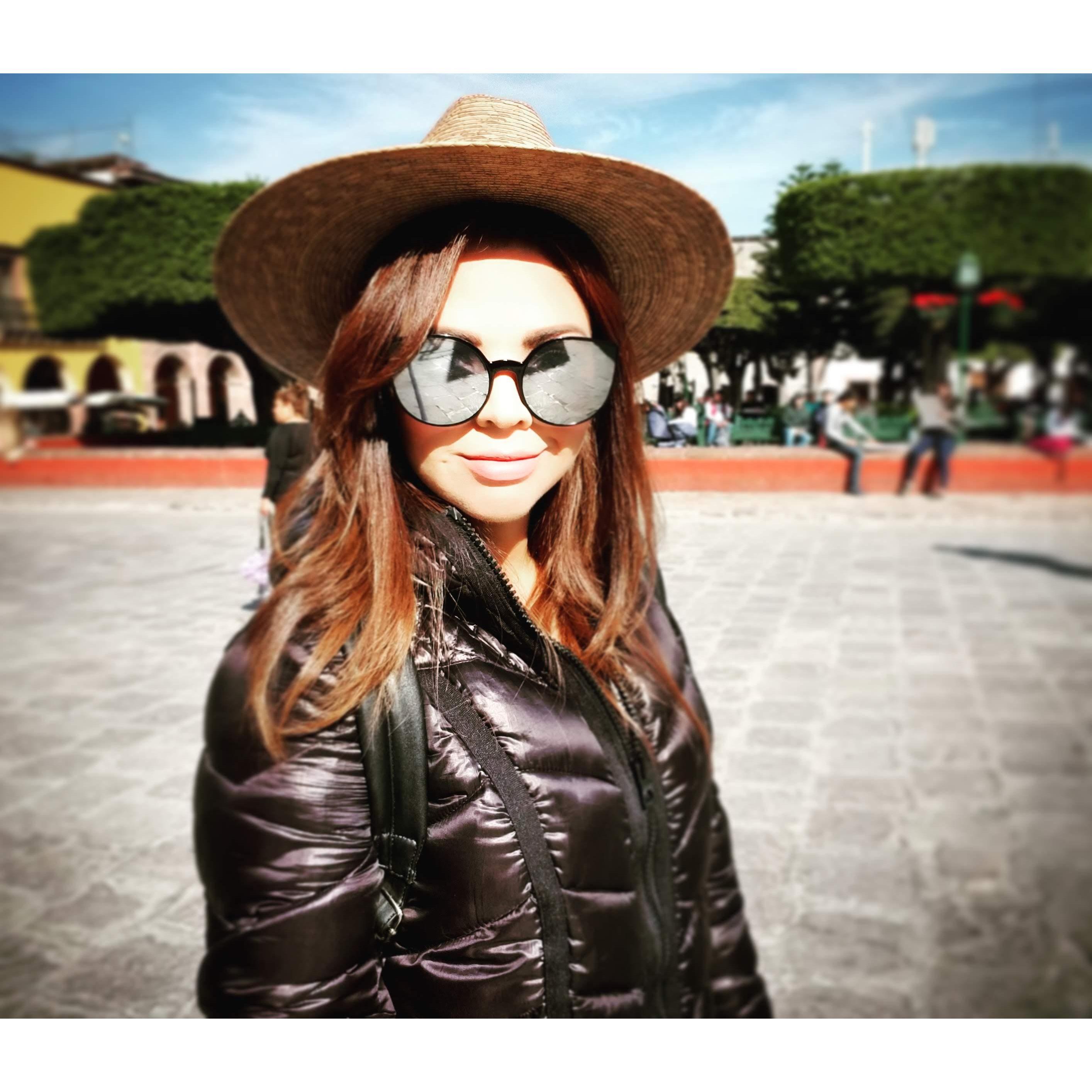 Caminando por la plaza