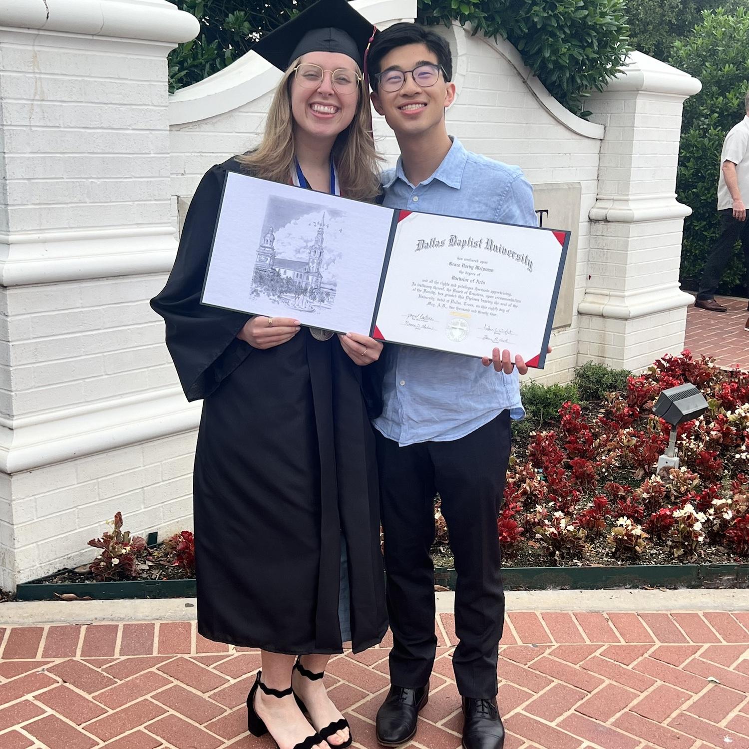 05-09-24

Jonny goes to Grace's graduation from Dallas Baptist University!