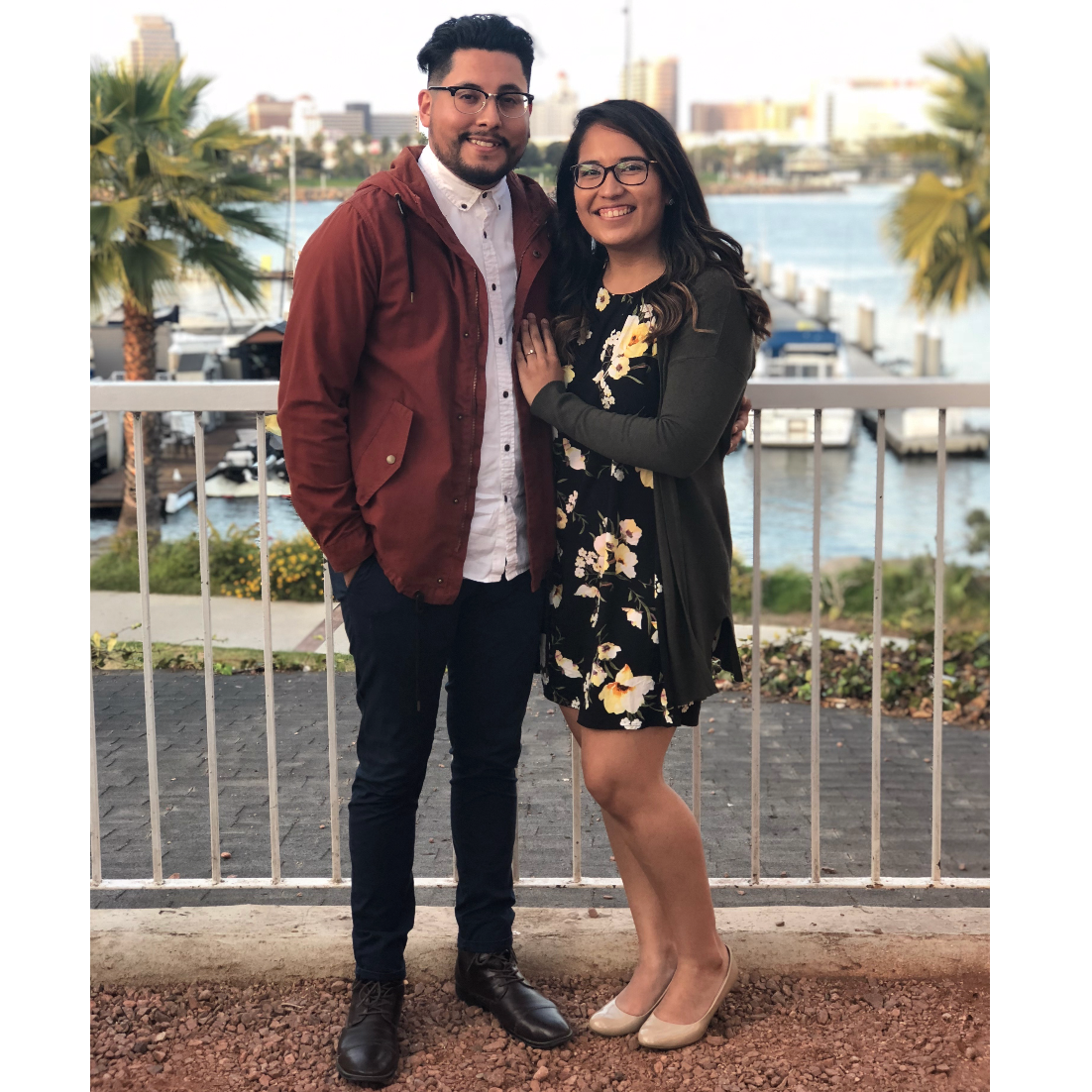 My forever date.
Mi pareja por siempre.