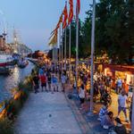 Spruce Street Harbor Park
