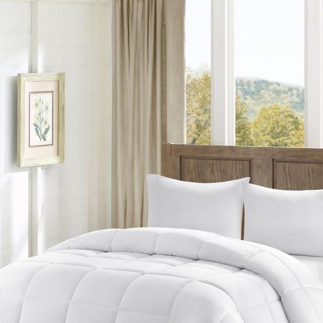 Madison Park Winfield Luxury Down Alternative King/California King Comforter in White