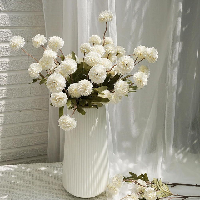 VOELIGT Faux Kiku Flower - White 12 Stems Faux Silk Mini Chrysanth with Stems Bulk Pompon Mum Artificial White Flower Ball for Floral Arrangements Silk Flowers for Home Decor Indoor