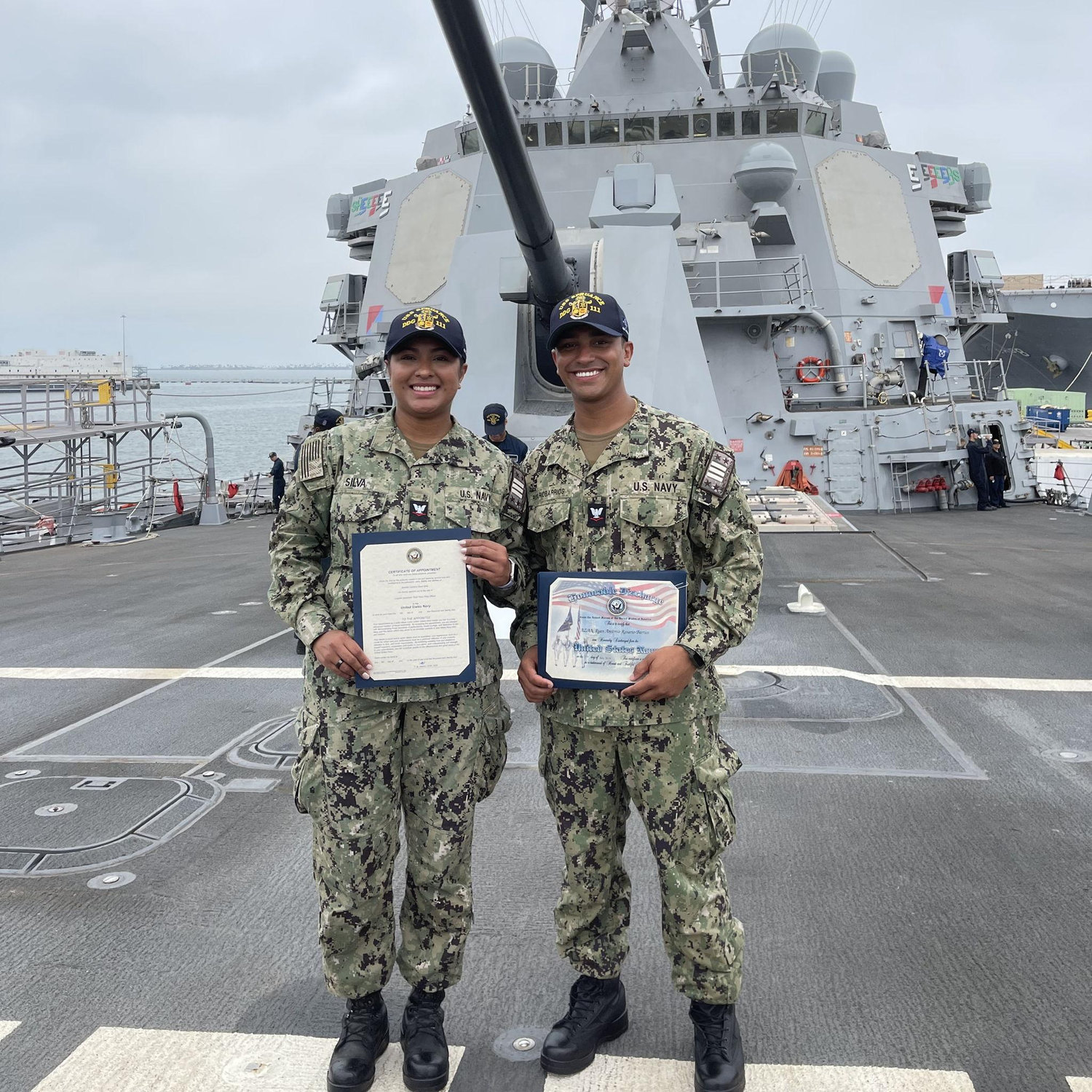 En este día ambos subieron de rango y se condecoraron el uno al otro, días antes del primer deployment de Ryan y de la salida de Brenda del barco.