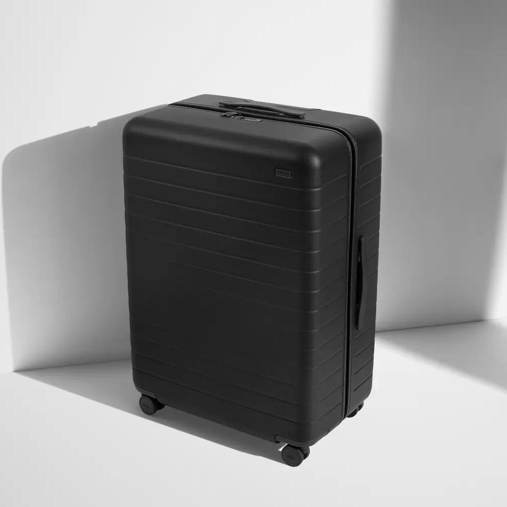 AWAY The Large Suitcase-Black