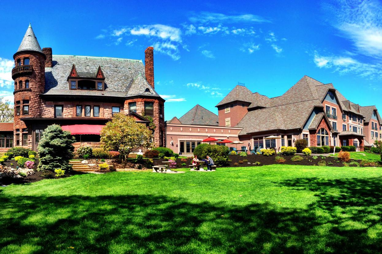 The Wedding Website of Laura Borowski and Frederick Sucapani