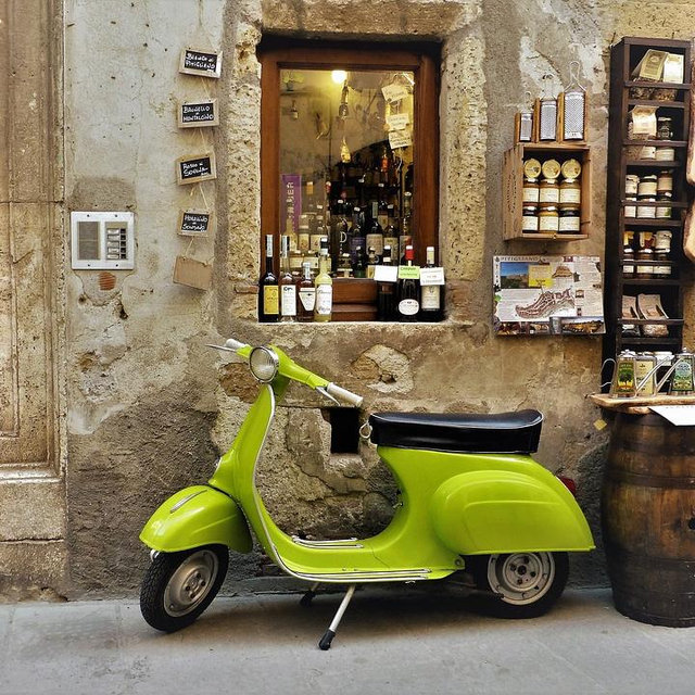 Vespa Tour in Italy