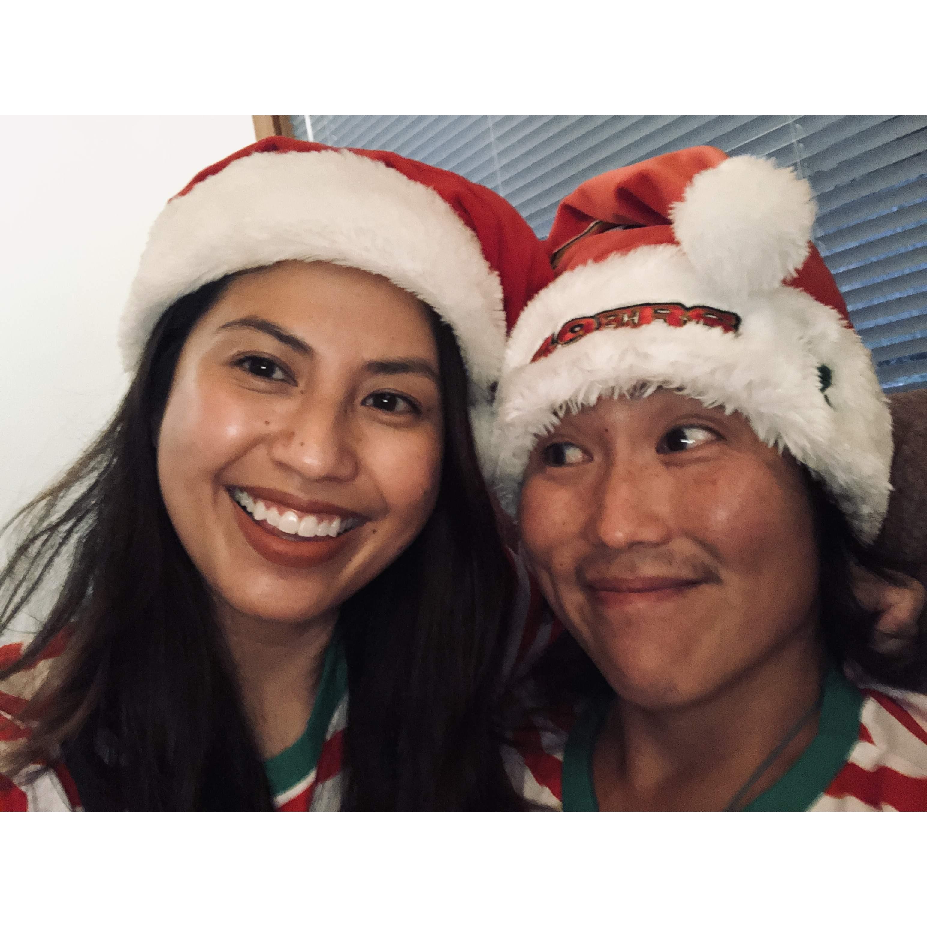 Yes thats a 49ers Santa hat