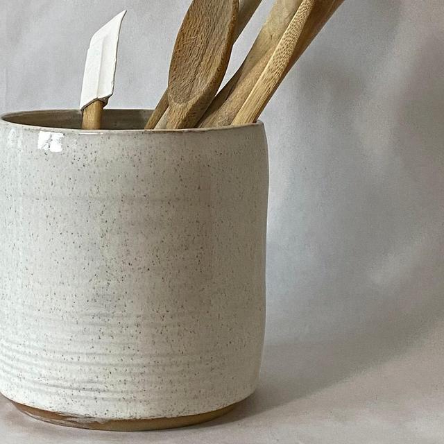 white speckle stoneware untensil container