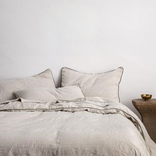 Piped Linen 4-Piece Sheet Set
