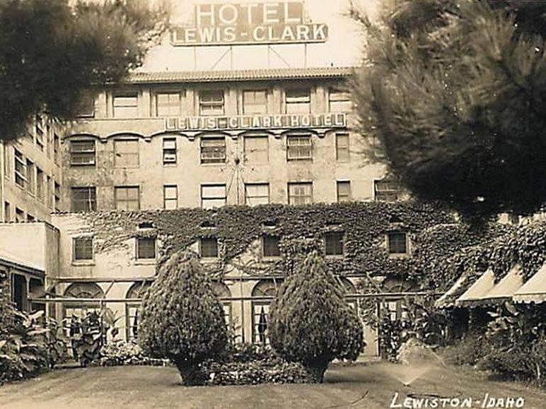 The Wedding Website of Lea Dilling and Chris Merica