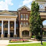 Sweet Octopus Restaurant and Access to Duluth Town-Center