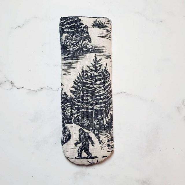 Bigfoot Cast Iron Handle Cover | Sasquatch | Yeti | Skillet Handle Cover | Skillet Sleeve | Skillet Sock | Handle Cover | Stocking Stuffer