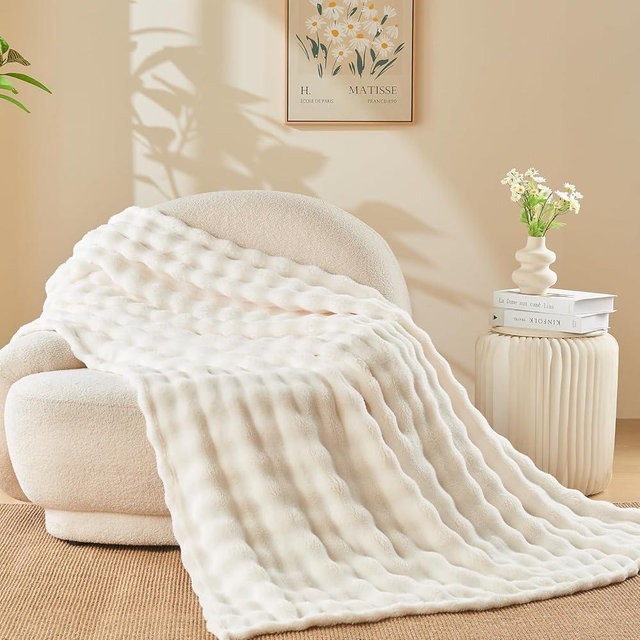 NEWCOSPLAY Twin Blanket for Couch Ivory Super Soft Flannel Fleece 3D Bubble Lightweight Bed Blanket All Season Use (Ivory, Twin(60"x80"))