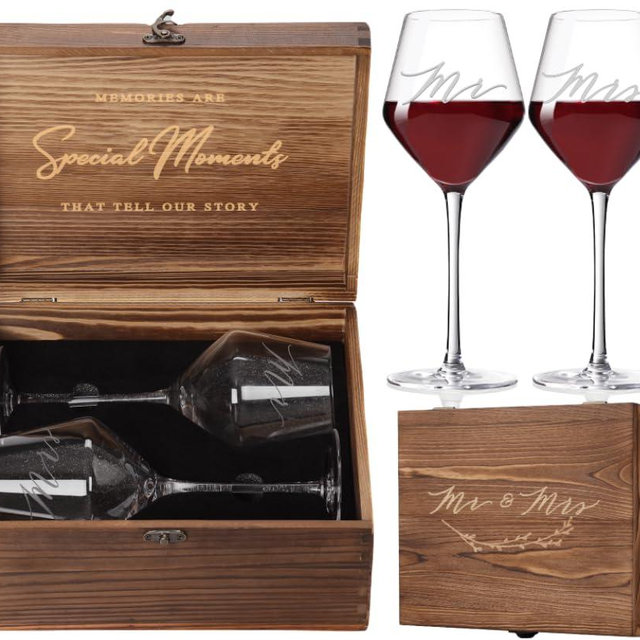 SIPBYSOP Wedding Gifts,Bridal Shower Gifts,Engagement Gift For Couples And Newlyweds, Mr And Mrs Wine Glasses,Wedding Keepsake Box And Personalized Engraved Wine Glass