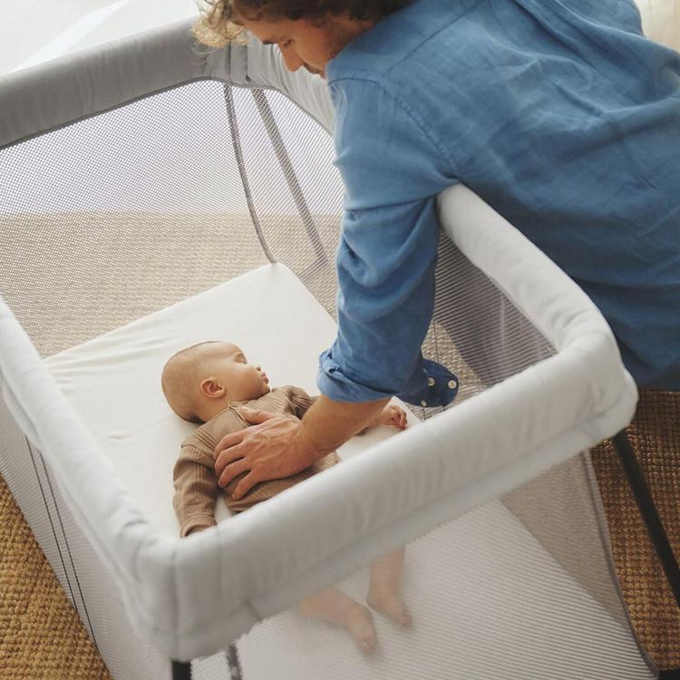 BabyBjörn, Baby Travel Crib & Fitted Sheet Set | Zola Baby