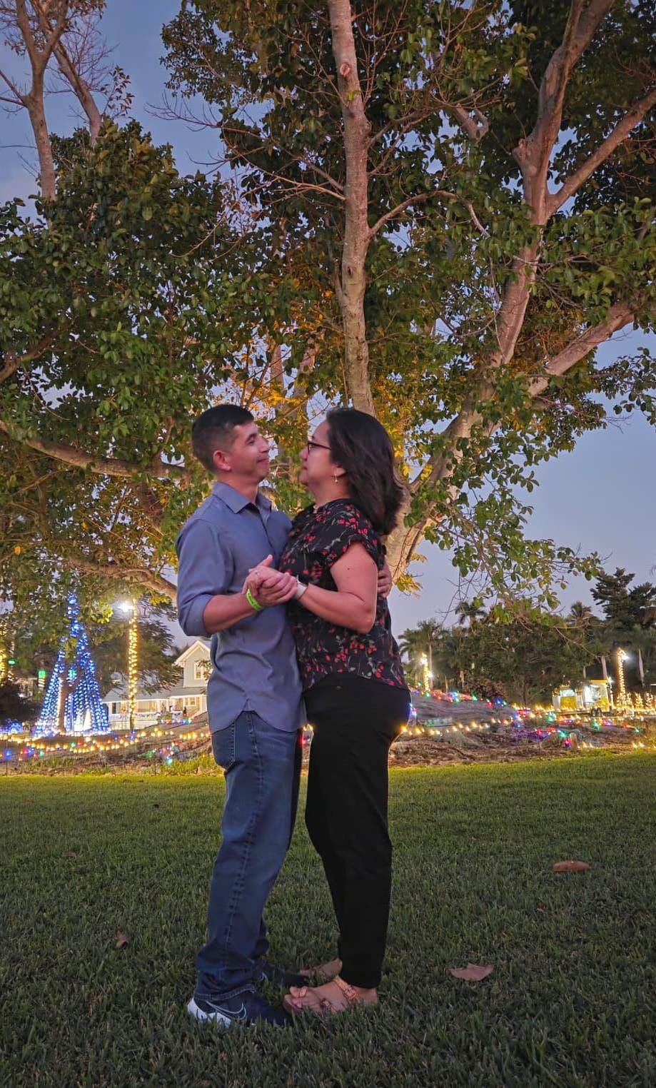 The Wedding Website of Evelyn Pastaza and Chris Hinman