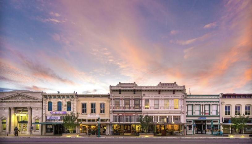 The Wedding Website of Allysen Hooks and Paul Frederickson