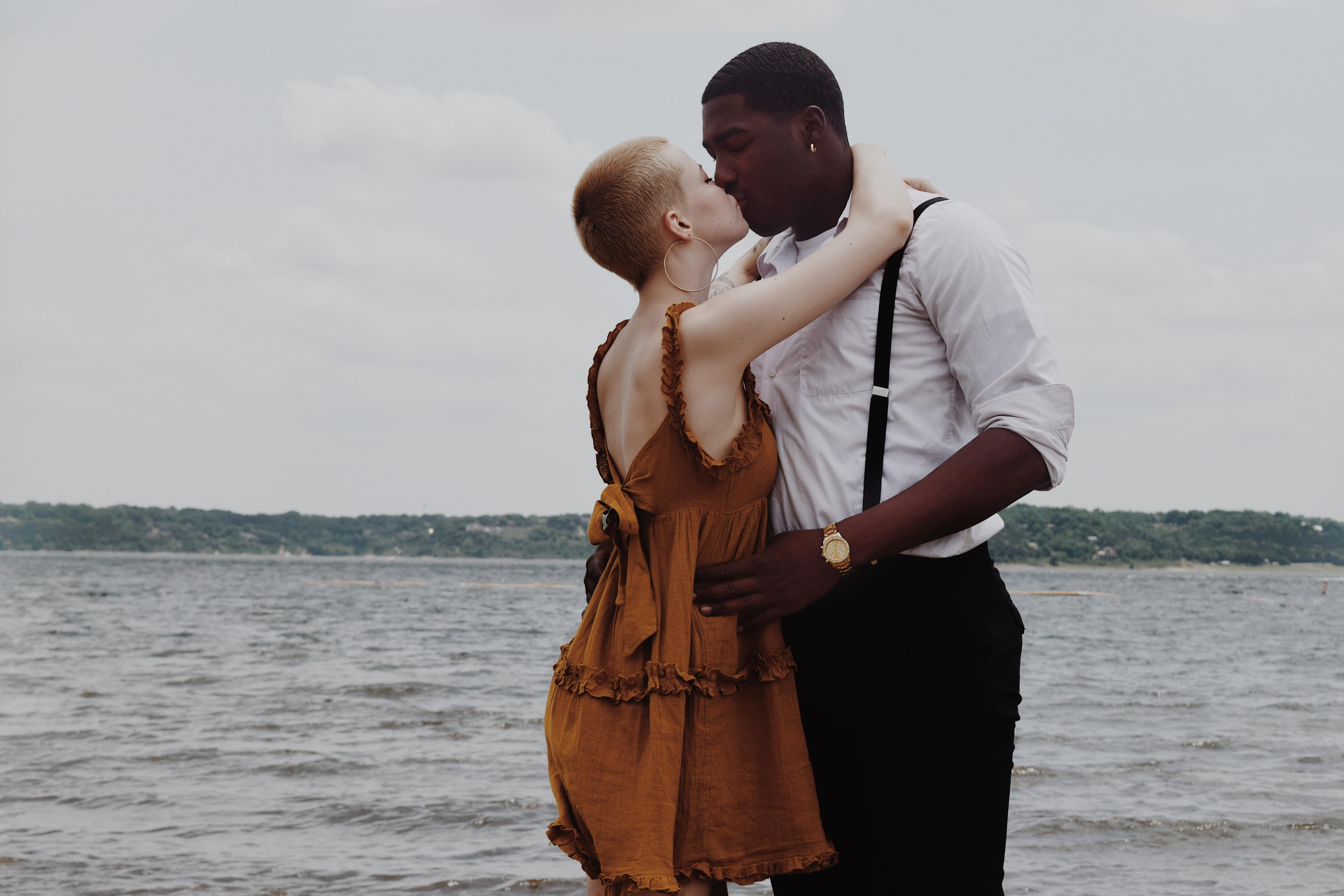 The Wedding Website of Sarah Cloke and Deshujn Johnson