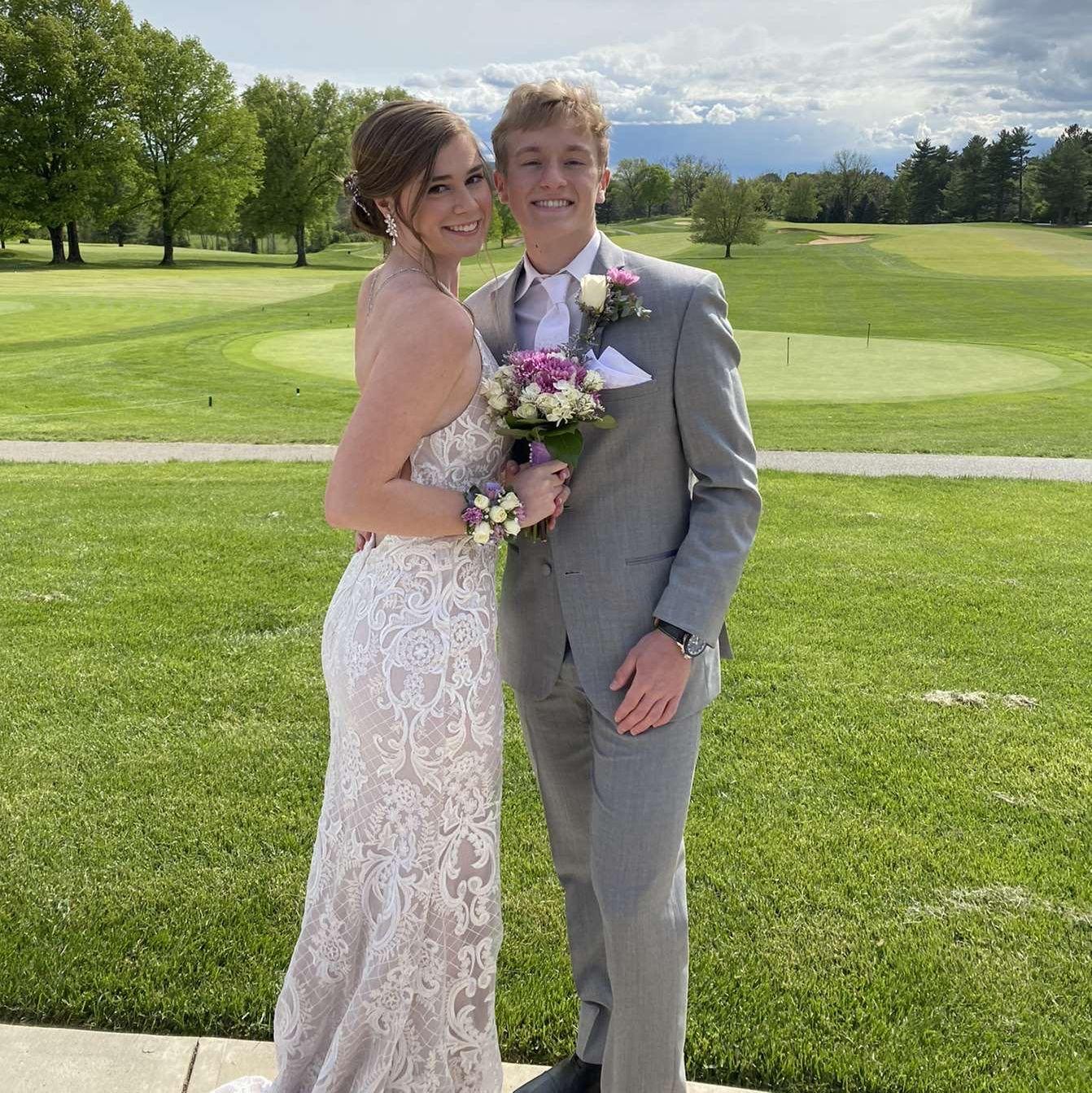 May 8th, 2021, PROM DAY! This was such a special event since Caroline finally got her senior prom. AND we took photos at LCC, our reception venue!
