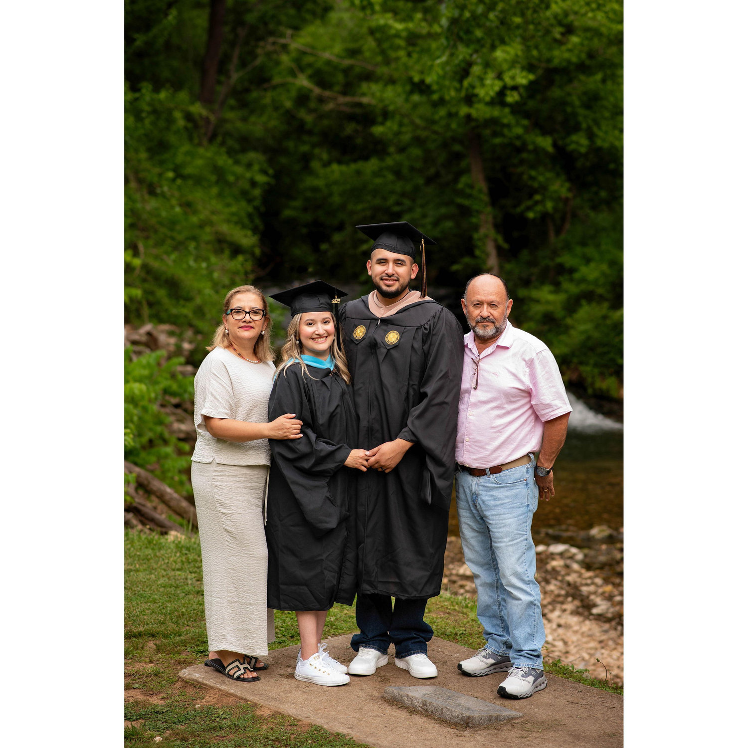 A special thank you my parents for their endless support