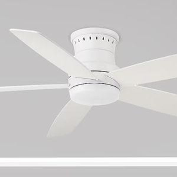 Harbor Breeze Lewind 52-Inches Matte White with White/White Oak Blades Color-Changing Indoor/Outdoor Flush mount Standard Ceiling Fan With Light and Remote ( 5 -Blade)