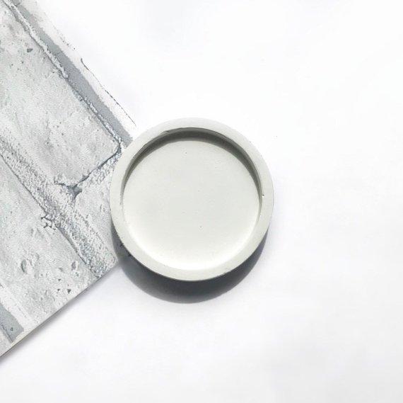 White Concrete Dish