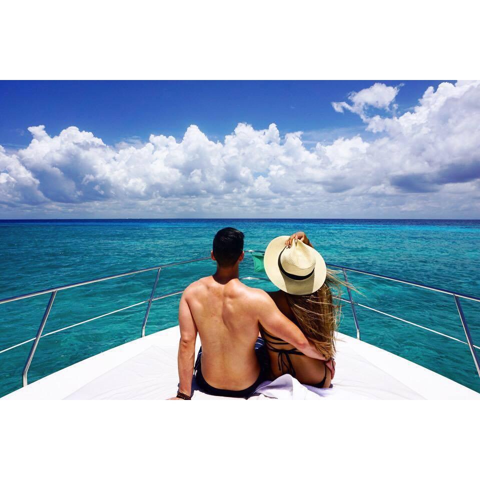 Yachting through Riviera Maya