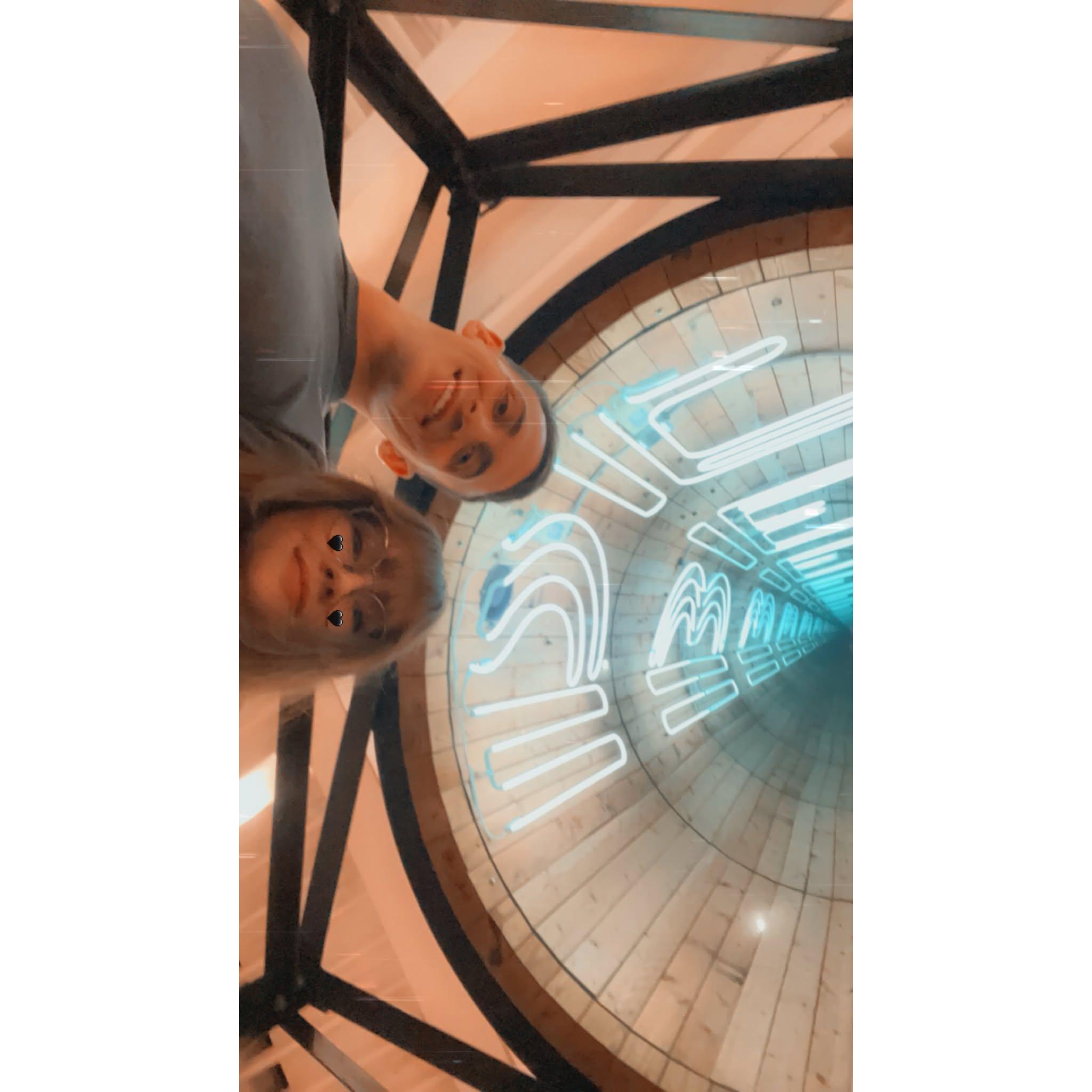 Infinite mirror!