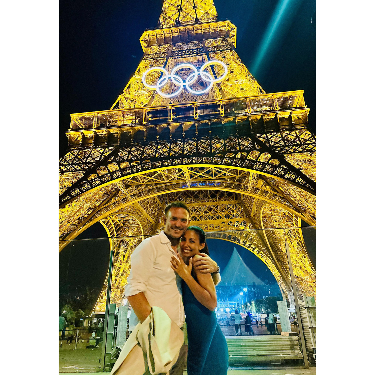 Sofia says "yes!" at the foot of the Eiffel Tower