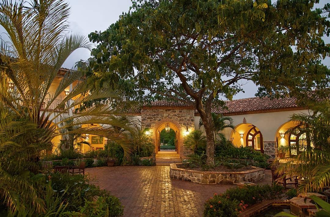 The Wedding Website of Jessica Gomez and Julio Martinez