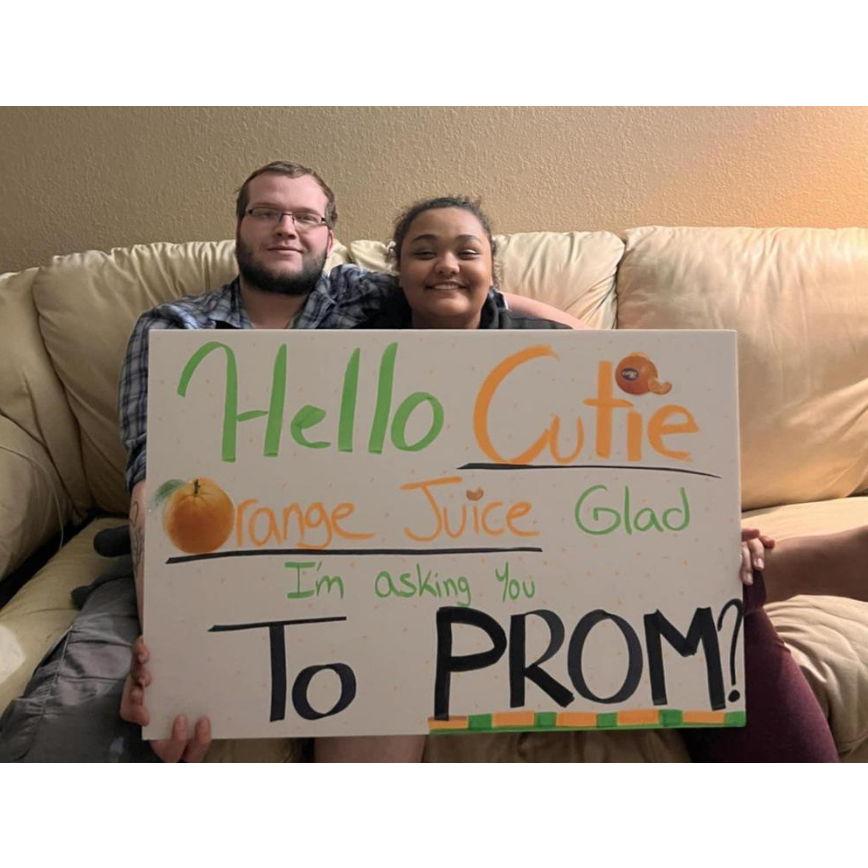 Nias' Prom-Posal for Jordein who LOVES orange juice.