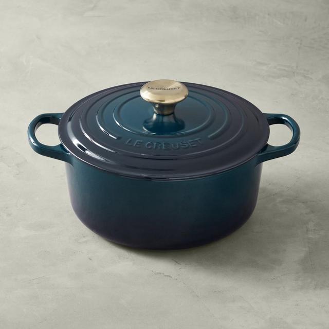 Le Creuset Signature Enameled Cast Iron Round Dutch Oven, 5 1/2-Qt., Agave