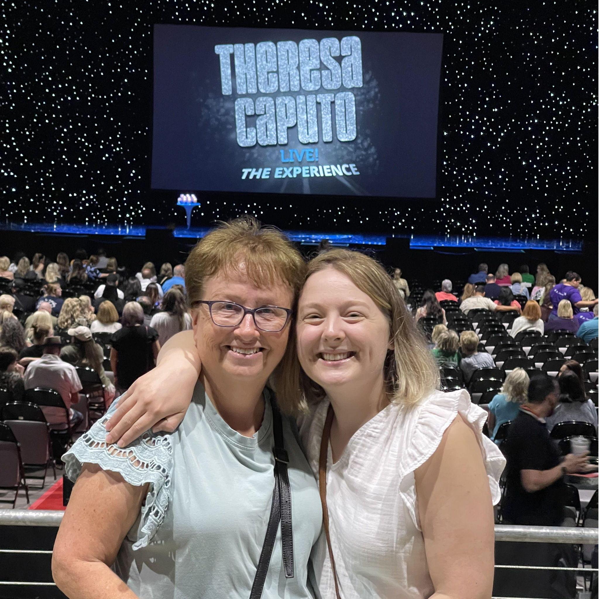 Erika & her mom Beth see The Long Island Medium live in Dallas, TX - May, 2025