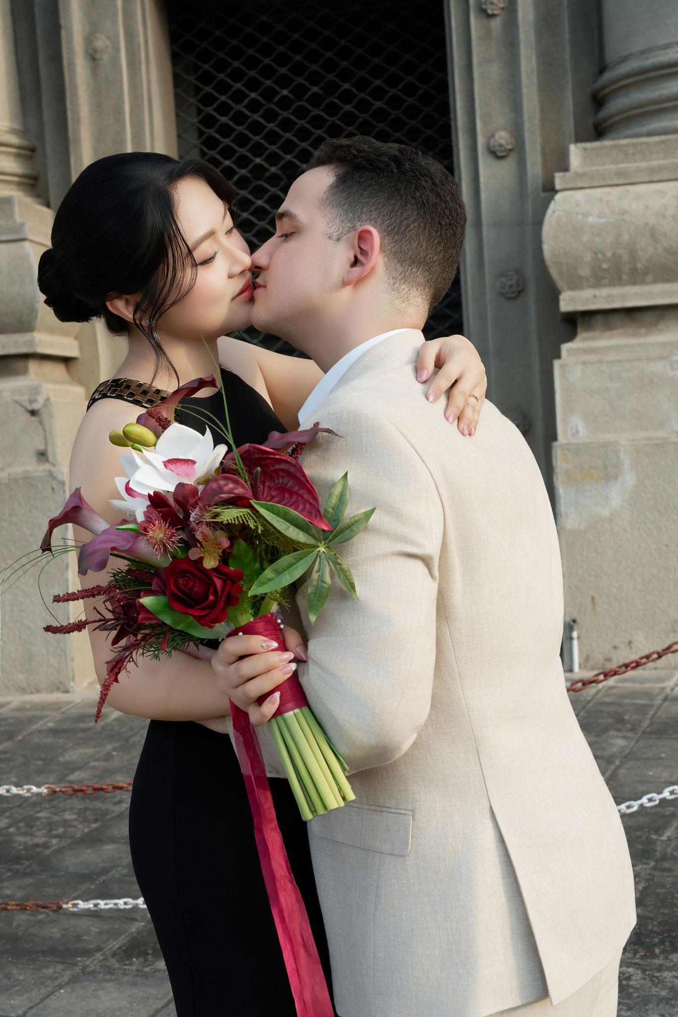 The Wedding Website of Quynh Nhu Le and Alejandro Lora Matos