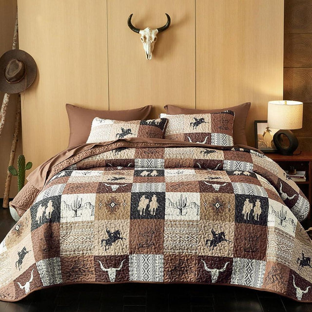 Wake In Cloud - Western Quilt Set, Southwestern Aztec Country Horse Cowboy Rustic Ranch Pattern Printed, Reversible Lightweight Bedspread Coverlet, 3 Pieces, Tan Brown, Queen/Full Size