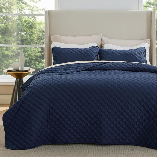 Bedsure Quilts King Size - Lightweight Bedspreads King Size with Classic Honeycomb Quilting, Soft Quilt Bedding Set, Navy Comforter Set Coverlet for All Seasons with 2 Pillow Shams (106" x 96") | Skin-Friendly Soft, All-Season Comfort, Breathable, Lightweight, Machine Washable