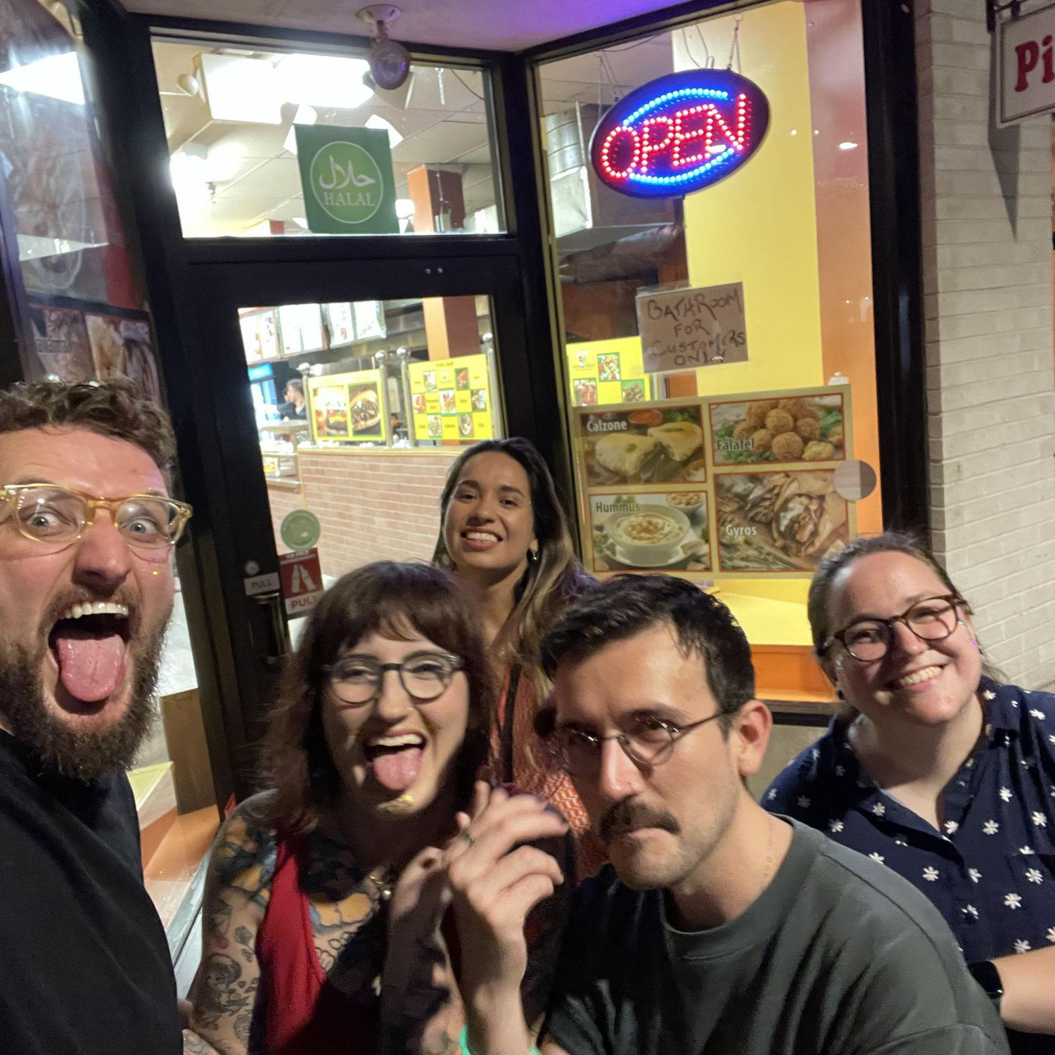 Friends who get midnight Mozz sticks stay together for life 🦄