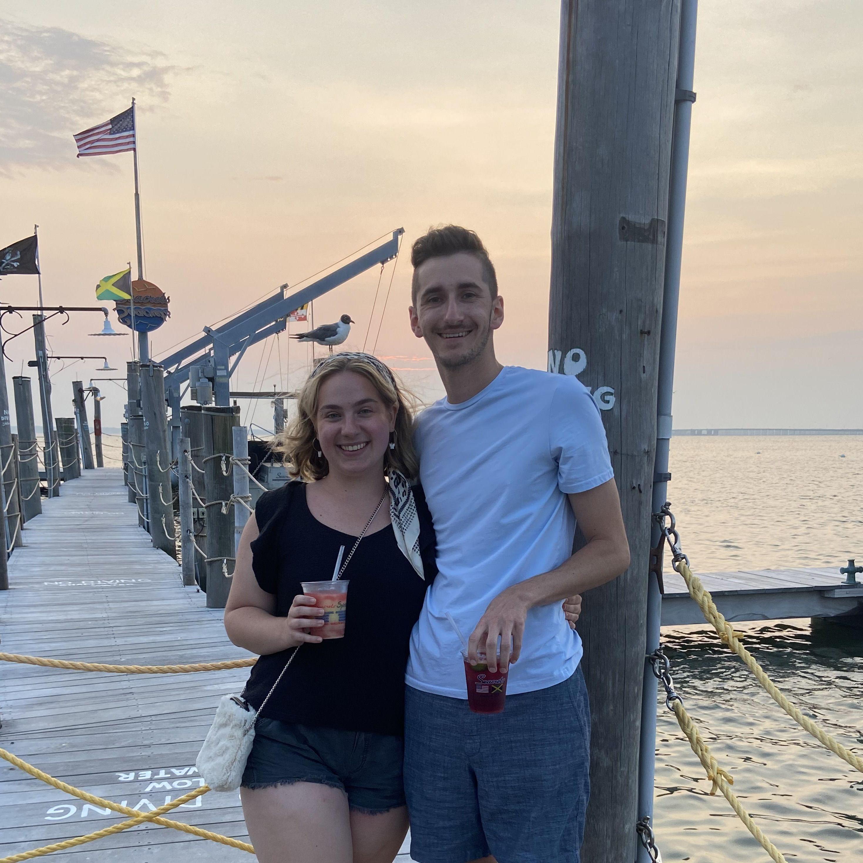 Liz joined Matthew and his extended family for a reunion in Ocean City, Maryland that has been taking place annually for over 50 years. Beach drinking, sunset selfies, and crabcake-eating ensued.
