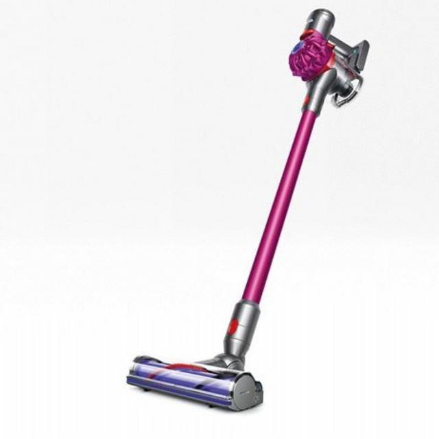 The Dyson V7 Motorhead vacuum cleaner