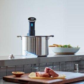 Anova Culinary Sous Vide Precision Cooker WIFI, Immersion Circulator (2nd Gen), 900 Watts, Black