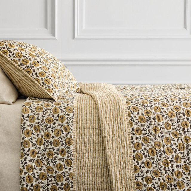Laney Floral Quilt, King/Cal. King, Honey