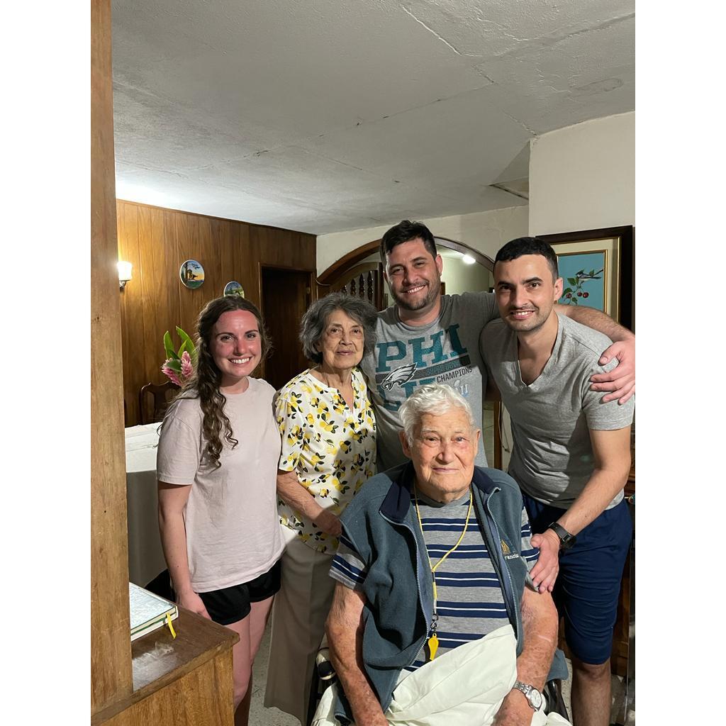 Hannah met Andres's Abuelitos and spent some time on their farm.