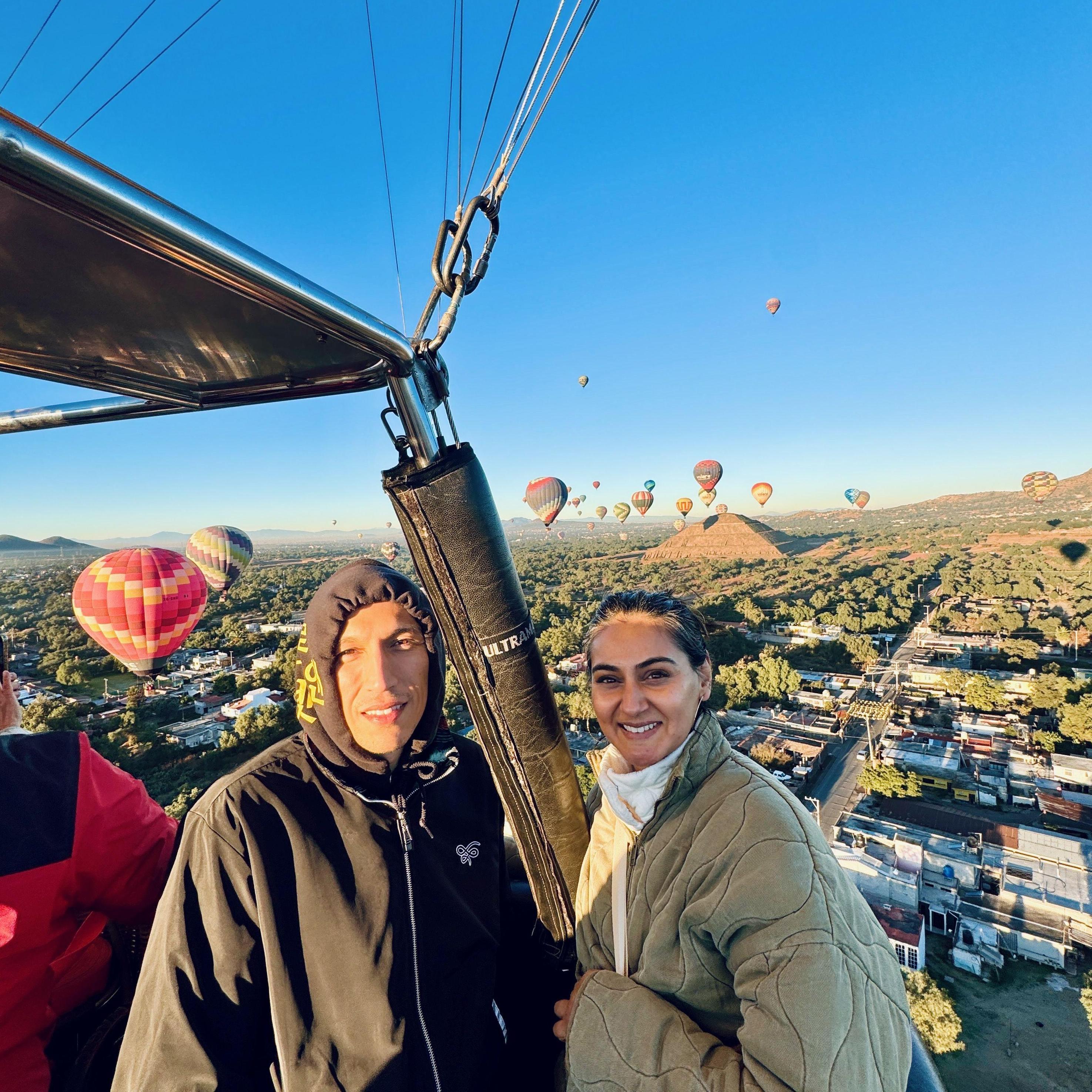 A magical experience hot air balloting over the Teotihuacan Pyramids