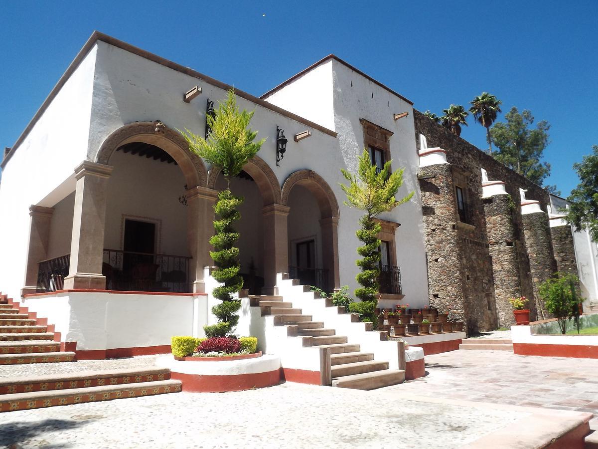 The Wedding Website of Jackeline Barrera and Erik Ramirez